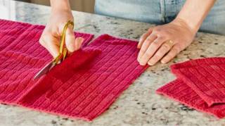 Vos vieilles serviettes sont trou&eacute;es ou ab&icirc;m&eacute;es  Surtout ne les jetez pas faites ceci &agrave; la place