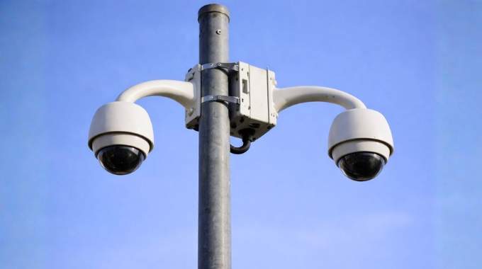 Attention, les cam&eacute;ras de surveillance peuvent vous verbaliser pour 11 infractions au Code de la route, voici lesquelles