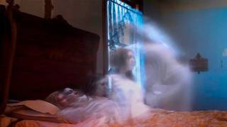 Une infirmi&egrave;re en soins palliatifs d&eacute;crit un mouvement fr&eacute;quent chez les personnes en fin de vie signe de mort imminente