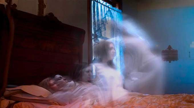 Une infirmi&egrave;re en soins palliatifs d&eacute;crit un mouvement fr&eacute;quent chez les personnes en fin de vie, signe de mort imminente