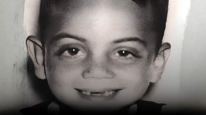 Battu par son p&egrave;re &eacute;lev&eacute; par une m&egrave;re alcoolique il est devenu l&rsquo;un des plus grands artistes &agrave; la fortune immense