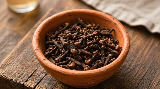 Buvez de l'eau de girofle pendant un mois et voici ce qu'il se passera