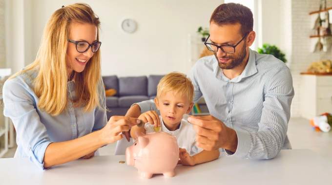 Comment vivre &agrave; moindre co&ucirc;t : 90 astuces faciles pour r&eacute;duire vos d&eacute;penses sans vous priver