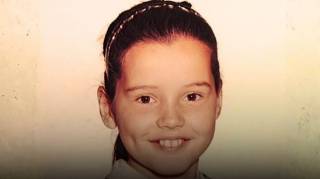 &Eacute;lev&eacute;e comme une Amish fr&ocirc;lant la mort &agrave; 8 ans : elle est aujourd'hui l&rsquo;une des femmes les plus puissantes d&rsquo;Hollywood