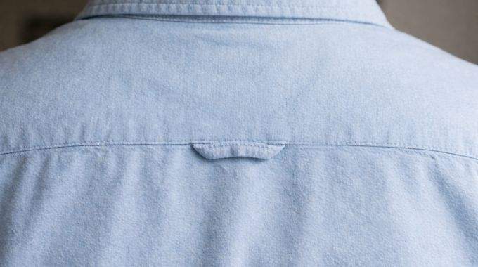 Je n'ai jamais compris l'utilit&eacute; de cette boucle sur les chemises avant qu'on me l'explique