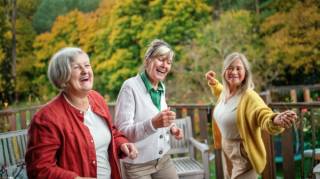 Les personnes qui vieillissent moins vite que tout le monde ont gard&eacute; ces 3 habitudes toute leur vie