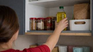 "Personne n'en parle" : la liste des aliments qui contiennent de l'hexane un solvant toxique qui " endommage les neurones"