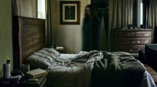 Peut-on dormir dans le lit d&rsquo;une personne d&eacute;c&eacute;d&eacute;e sans risque