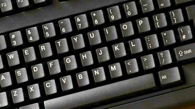 Pourquoi les lettres des claviers d'ordinateurs ne sont-elles pas dans l'ordre alphab&eacute;tique