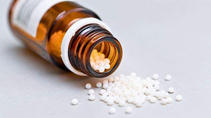 Apr&egrave;s 64 &eacute;tudes l'Espagne tranche : l'hom&eacute;opathie ne sert &agrave; rien et 1 000 produits sont retir&eacute;s du march&eacute;
