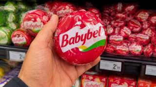 C'est fini : Babybel retire son fromage embl&eacute;matique des rayons 70 ans apr&egrave;s son lancement (et &ccedil;a fait un mal au coeur)