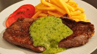 La recette de la sauce secr&egrave;te des restaurants "L'Entrec&ocirc;te" d&eacute;voil&eacute;e