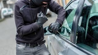 Un homme de 24 ans mort apr&egrave;s une tentative de vol dans une voiture le propri&eacute;taire du v&eacute;hicule plac&eacute; en garde &agrave; vue