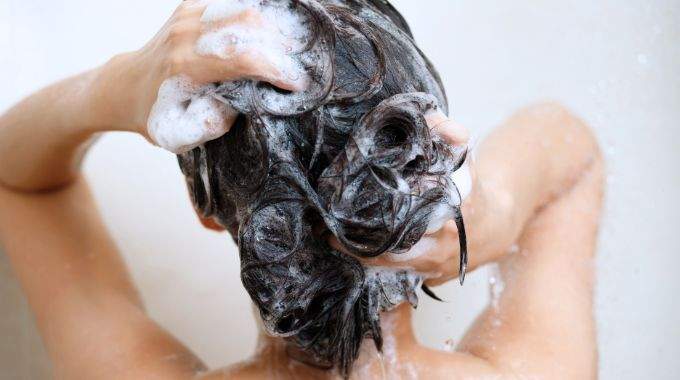 Je lave mes cheveux tous les jours mais est-ce que c'est la bonne fr&eacute;quence pour les garder en bonne sant&eacute; ?