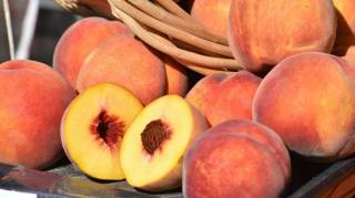 Rappel de p&ecirc;ches et nectarines dans toute la France en raison d'une contamination chimique : v&eacute;rifiez vos fruits