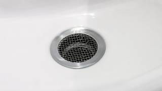 Canalisations bouch&eacute;es  Utilisez une grille sur le trou de l'&eacute;vier