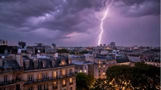 9 conseils pour prot&eacute;ger ses appareils &eacute;lectriques de la foudre