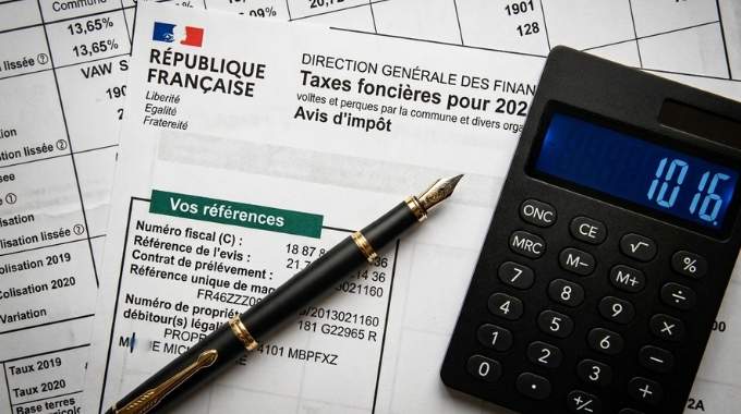 Taxe fonci&egrave;re 2026 : ce d&eacute;gr&egrave;vement automatique de 100&euro; d&egrave;s 65 ans que des millions de retrait&eacute;s ignorent
