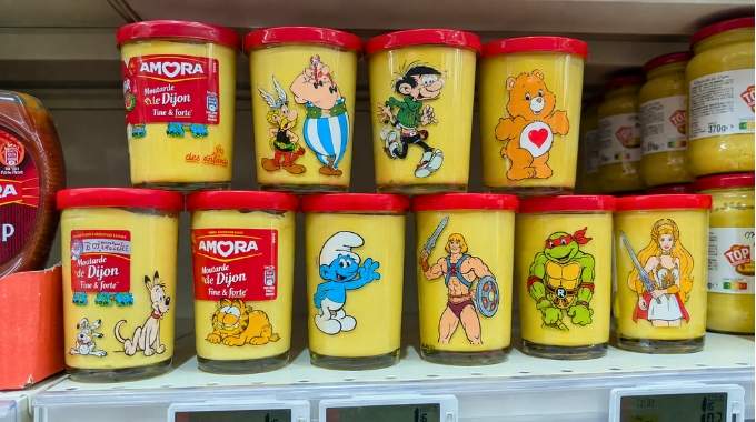 Tr&eacute;sors de cuisine: pourquoi tout le monde s'arrache soudainement les verres &agrave; moutarde de notre enfance
