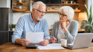 Vos enfants vont payer des milliers d'euros sur votre h&eacute;ritage : sauf si vous faites CE geste avant vos 80 ans