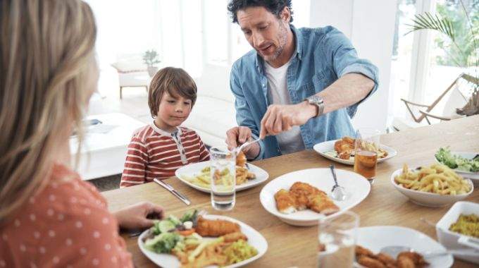D&icirc;ner &agrave; 20 h : pourquoi les Fran&ccedil;ais mangent-ils si tard par rapport au reste de l'Europe ?