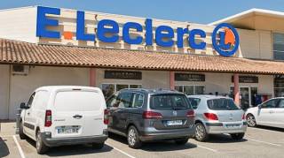 Elle a travaill&eacute; toute sa vie chez ELeclerc : aujourd'hui &agrave; la retraite Sylvie (67 ans) r&eacute;v&egrave;le le montant de sa pension