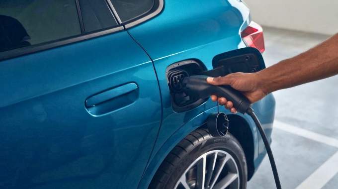 Rouler en voiture &eacute;lectrique est 66% moins cher qu'en thermique : le budget moyen tombe de 46&euro;/mois au lieu de 137&euro; 
