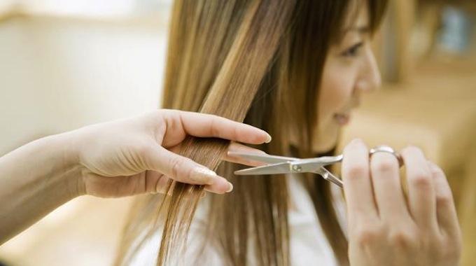 L'Astuce de Grand-Mère Pour Aiguiser ses Ciseaux Facilement.