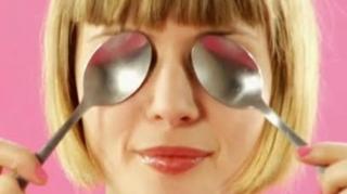 astuce anti cernes yeux