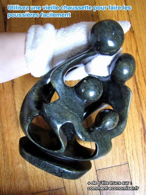 faire poussière avec une chaussette