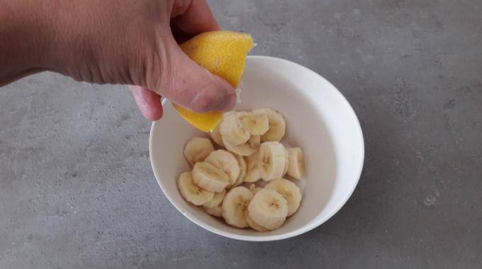 Bananes Qui Noircissent Dans vos Salades de Fruits ? Mon Secret Pour l'Éviter.