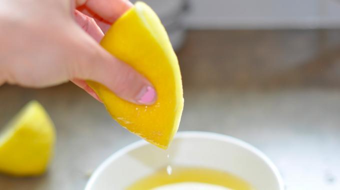 L'Astuce Simple Pour Conserver votre Jus de Citron Frais Pendant des Mois.