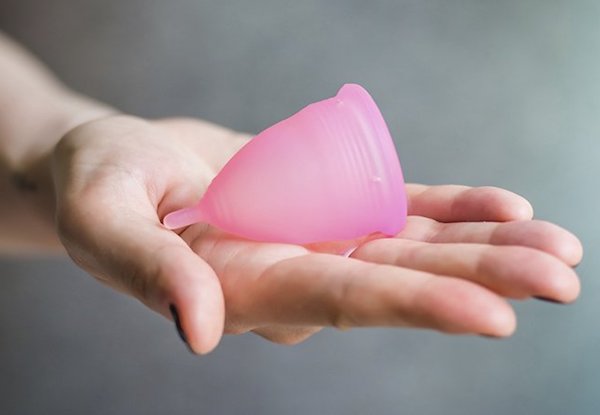 Les coupes menstruelles vous aident à économiser de l'argent sur les serviettes hygiéniques et les tampons.