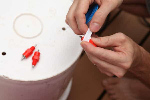 créer abreuvoir poulailler avec tétine