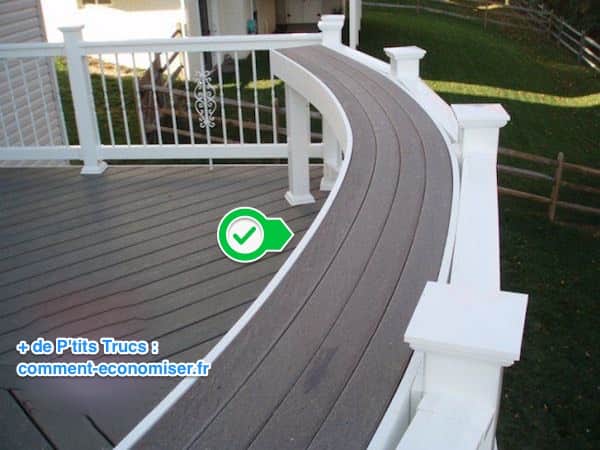 Bar sur la terrasse pour gagner un coin pour manger