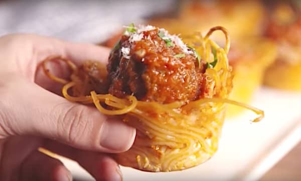 Boulette de viande avec des spaghettis 