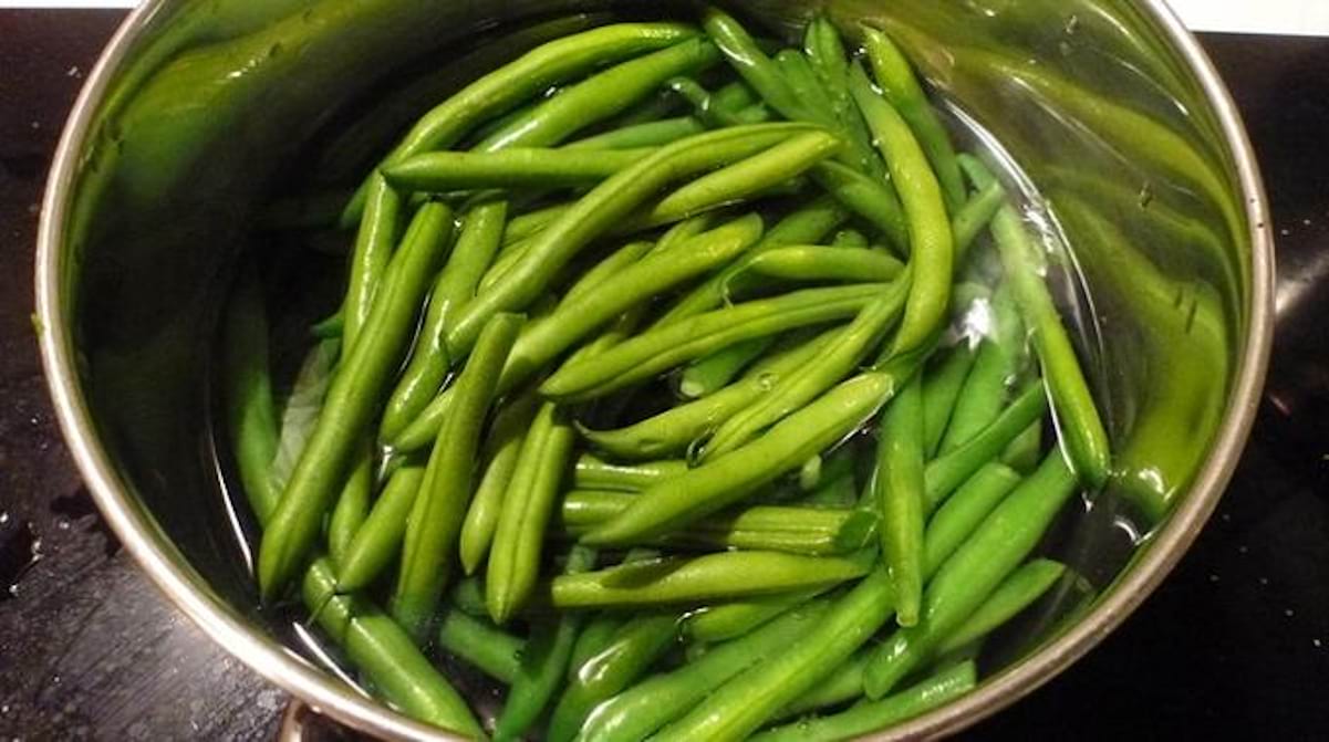 Comment utiliser l'eau de cuisson des haricots verts ?