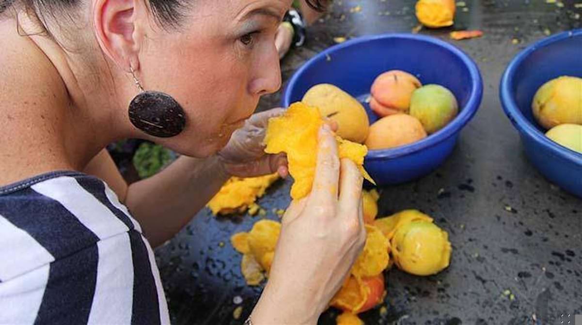 Comment manger une mangue le soir ?