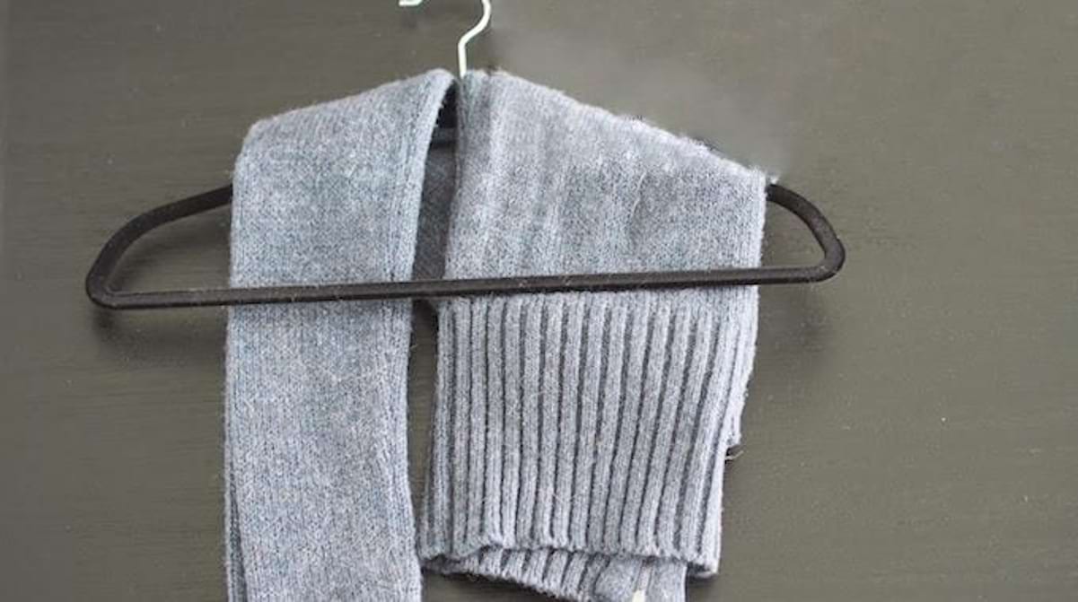 Comment Pendre un Pull à un Cintre SANS l